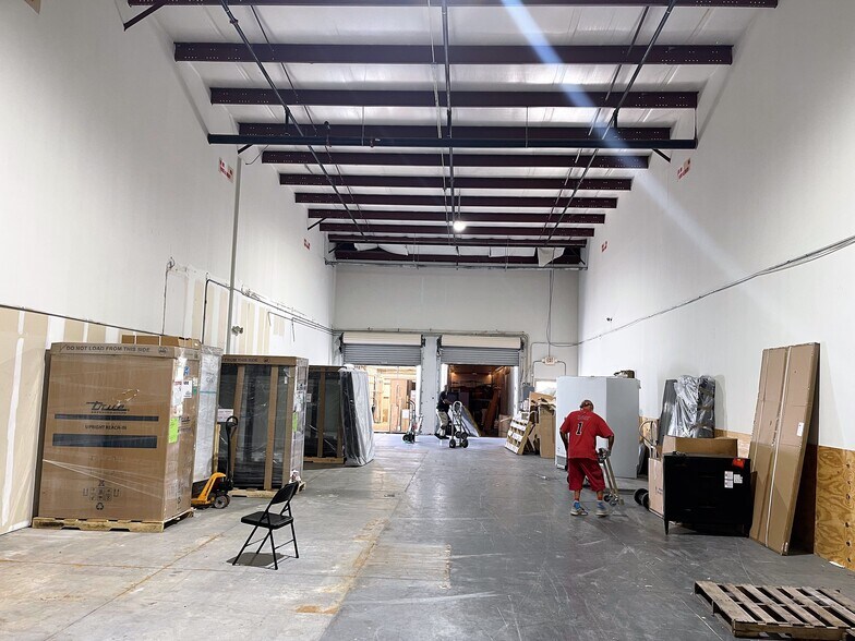 More Photos Of 4333 Silver Star Rd, Orlando Warehouse For Lease