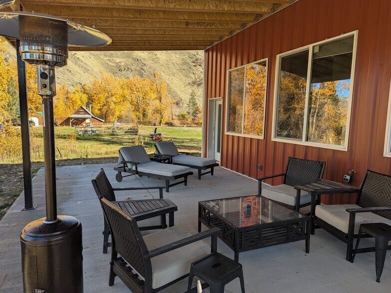 More Photos Of 125 & 139 Hannon Ln, Darby Restaurant For Sale