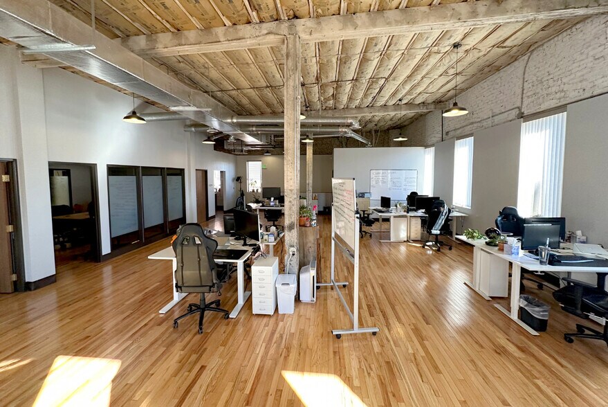 More Photos Of 2433-2435 Curtis St, Denver Loft Creative Space For Lease