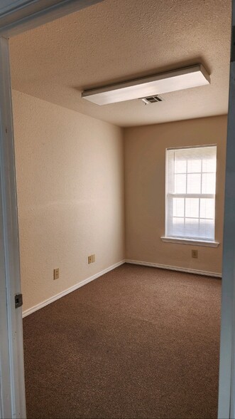 More Photos Of 214 N Oklahoma Ave, Shawnee Medical For Lease