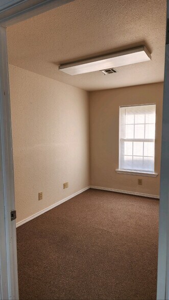 More Photos Of 214 N Oklahoma Ave, Shawnee Medical For Sale