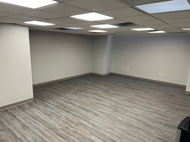 More Photos Of 718 Ogden Ave, Downers Grove Loft Creative Space For Lease