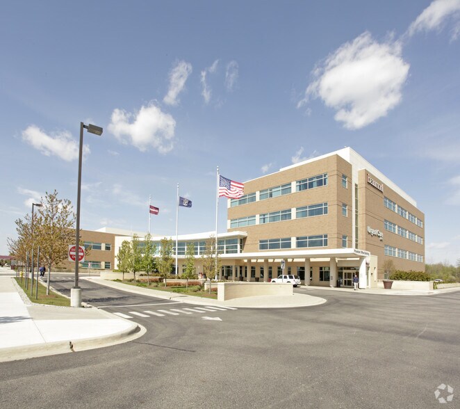 Primary Photo Of 15959 Hall Rd, Macomb Township Hospital For Lease
