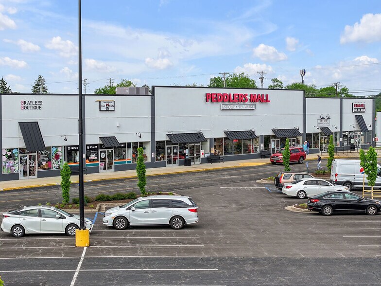 More Photos Of 401 Outlet Center Dr, Georgetown General Retail For Lease