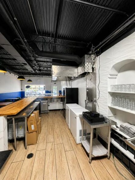 More Photos Of 2822 E Commercial Blvd, Fort Lauderdale Restaurant For Sale
