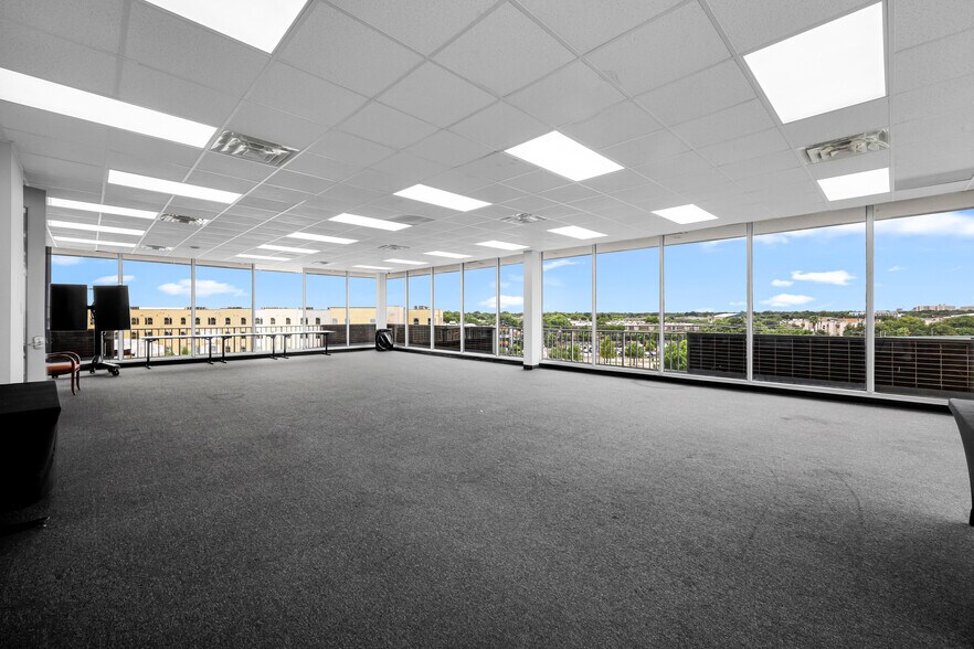 More Photos Of 6420 Hillcroft Ave, Houston Office Residential For Sale