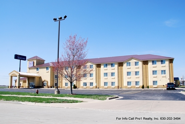 More Photos Of 3920 Hospitality Ln, Decatur Hotel For Sale