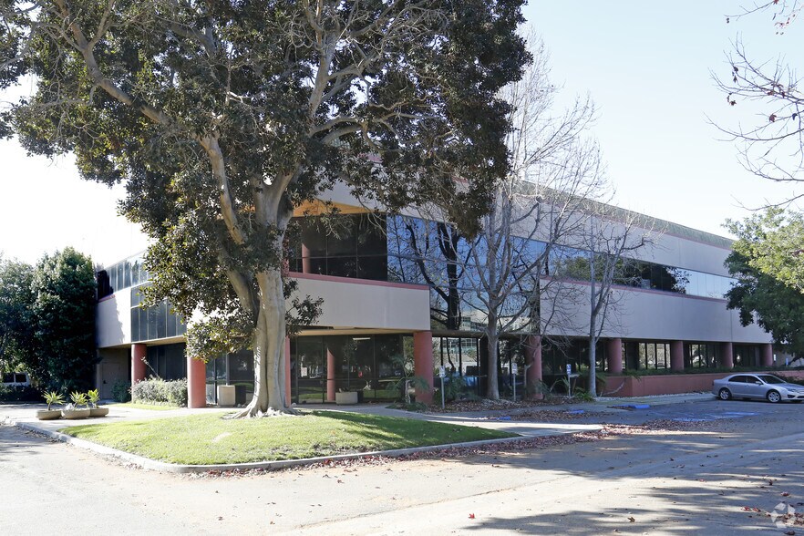 More Photos Of 542 Flynn Rd, Camarillo Service For Sale