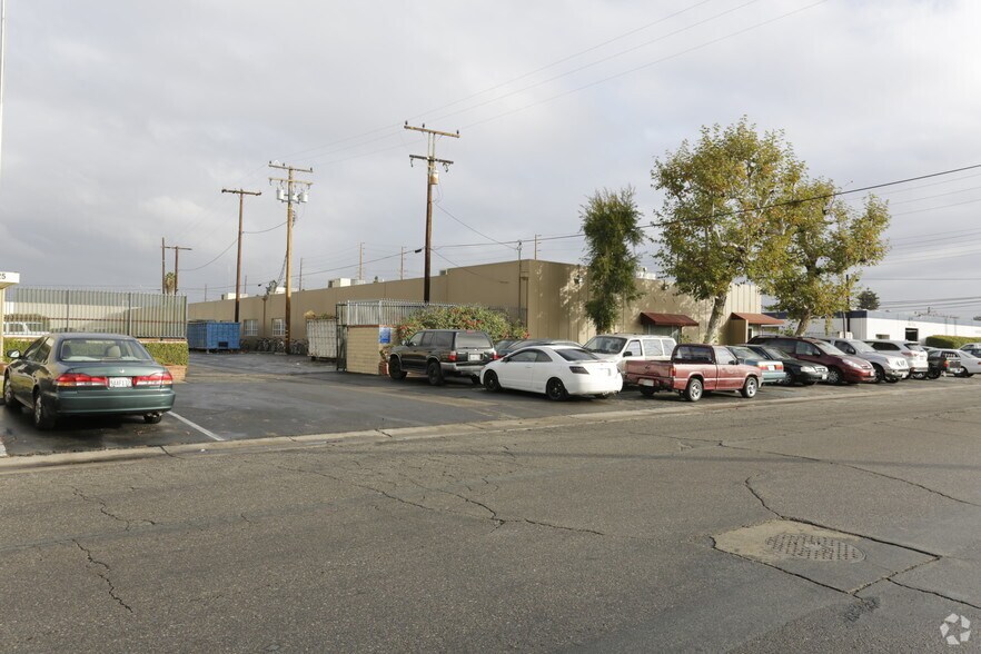 More Photos Of 1305 Wakeham Ave, Santa Ana Manufacturing For Lease