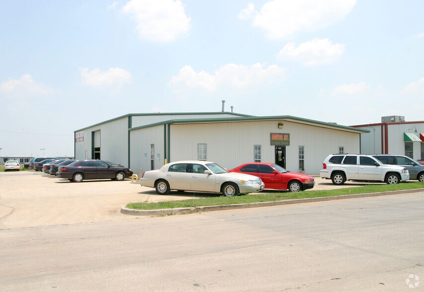 More Photos Of 3234 E I 240 Service Rd, Oklahoma City Service For Sale