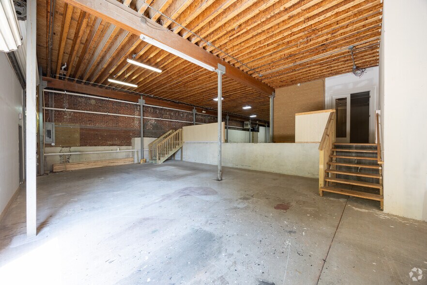 More Photos Of 123 W Main St, Buford General Retail For Sale