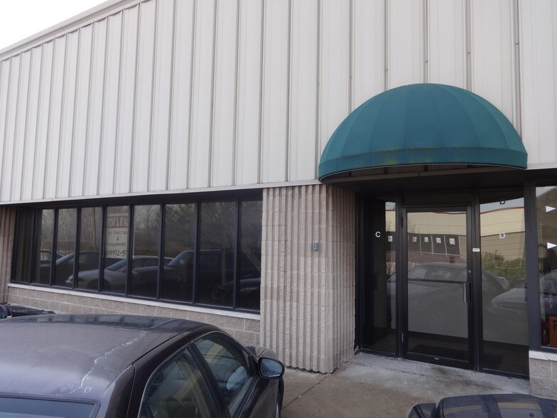 More Photos Of 825 W 75th St, Willowbrook Light Manufacturing For Lease