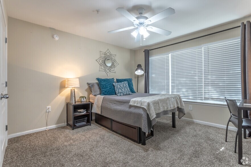 More Photos Of 1725 Harvey Mitchell Pky S, College Station Apartments For Sale