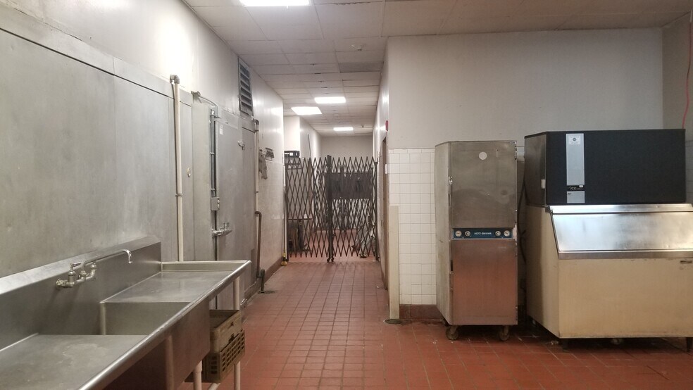 More Photos Of 1471 E Brooks Rd, Memphis Hotel For Sale