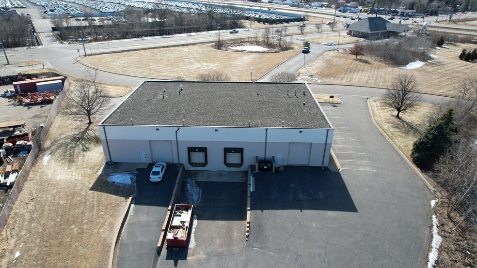 More Photos Of 13743 NE Aberdeen St, Ham Lake Warehouse For Lease