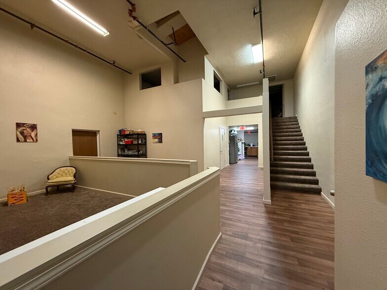 More Photos Of 137 N L St, Dinuba Storefront Retail Residential For Sale
