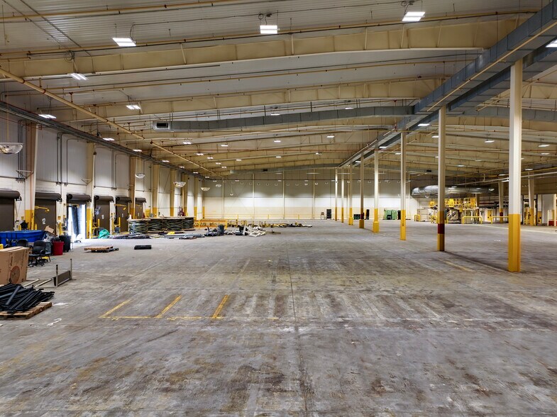 More Photos Of 101 Seabrook Dr, Sylvester Distribution For Lease