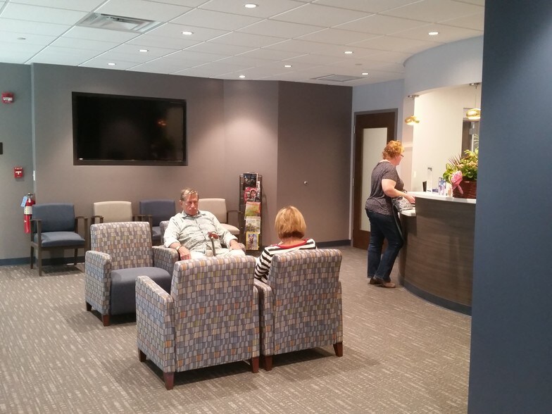 More Photos Of 35 Jolley Dr, Bloomfield Medical For Lease