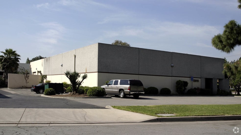 More Photos Of 13810 Bentley Pl, Cerritos Warehouse For Lease