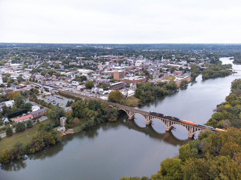 More Photos Of 2200 Carl D Silver Pky, Fredericksburg Apartments For Lease