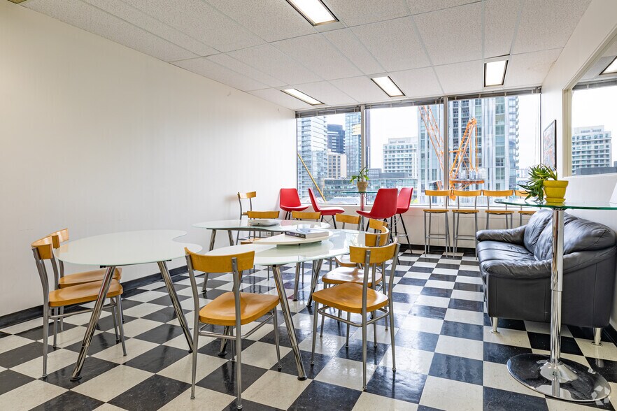 More Photos Of 2 Bloor St W, Toronto Office For Lease