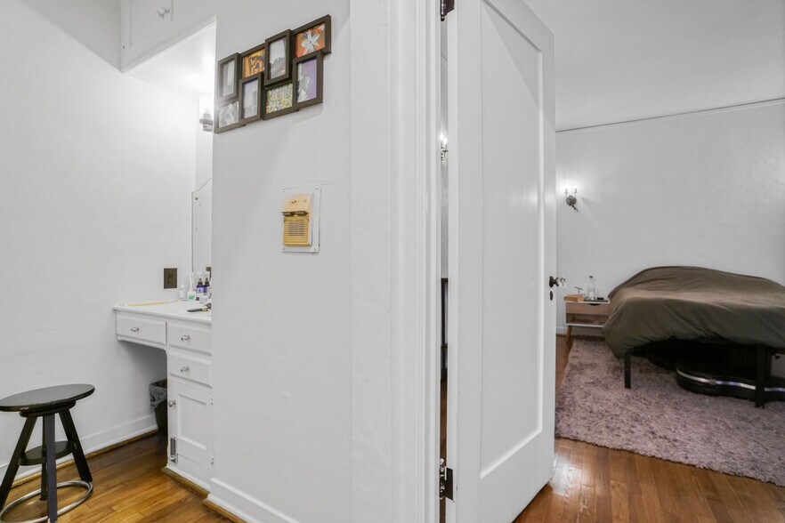 More Photos Of 7063 Lanewood Ave, Los Angeles Apartments For Sale