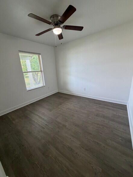 More Photos Of 3464 County Road 100, Hutto Land For Lease