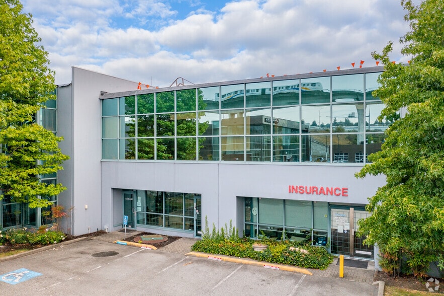 More Photos Of 2323 Boundary Rd, Vancouver Light Distribution For Sale