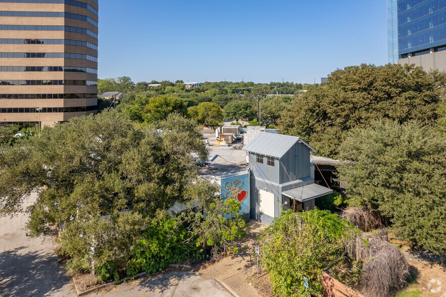 Primary Photo Of 301 W Riverside Dr, Austin Restaurant For Lease