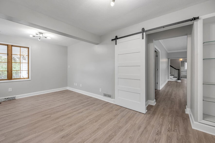 More Photos Of 454 Big Hill Ave, Richmond Office Residential For Sale