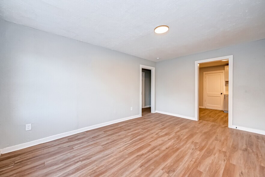 More Photos Of 6420 Conley St, Houston Apartments For Sale