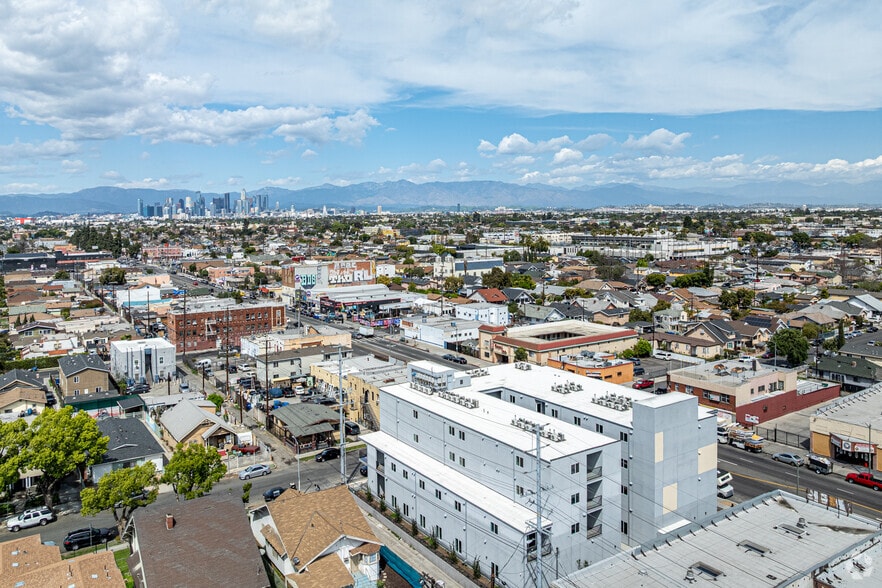 More Photos Of 300 W 60th St, Los Angeles Apartments For Sale