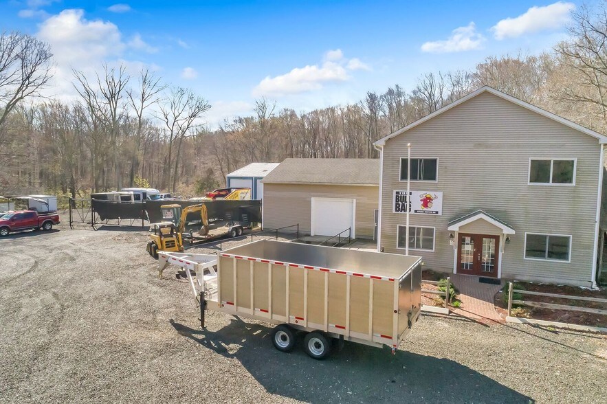 More Photos Of 8 Route 80, Killingworth Warehouse For Lease