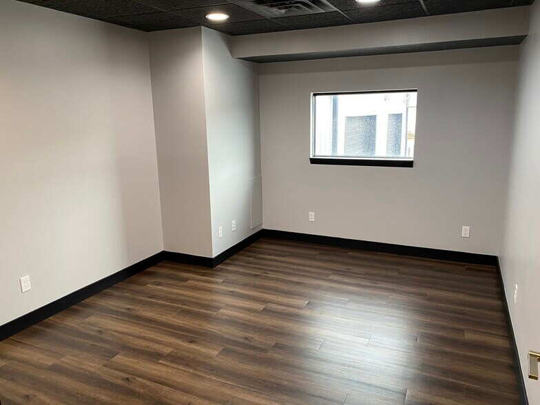 More Photos Of 10151 Hague Rd, Indianapolis Warehouse For Sale