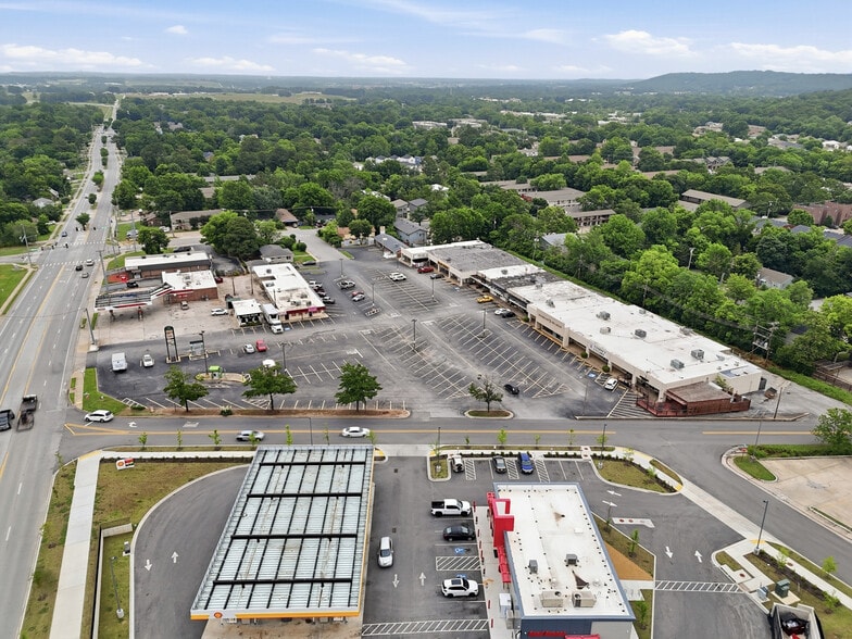 More Photos Of 1200-1220 N Garland Ave, Fayetteville Unknown For Lease