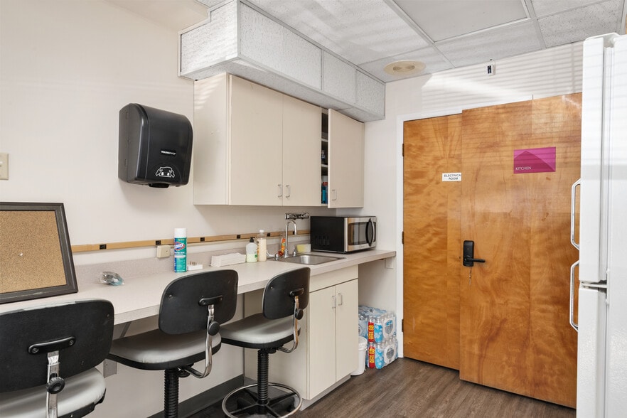 More Photos Of 9650 Santiago Rd, Columbia Medical For Sale