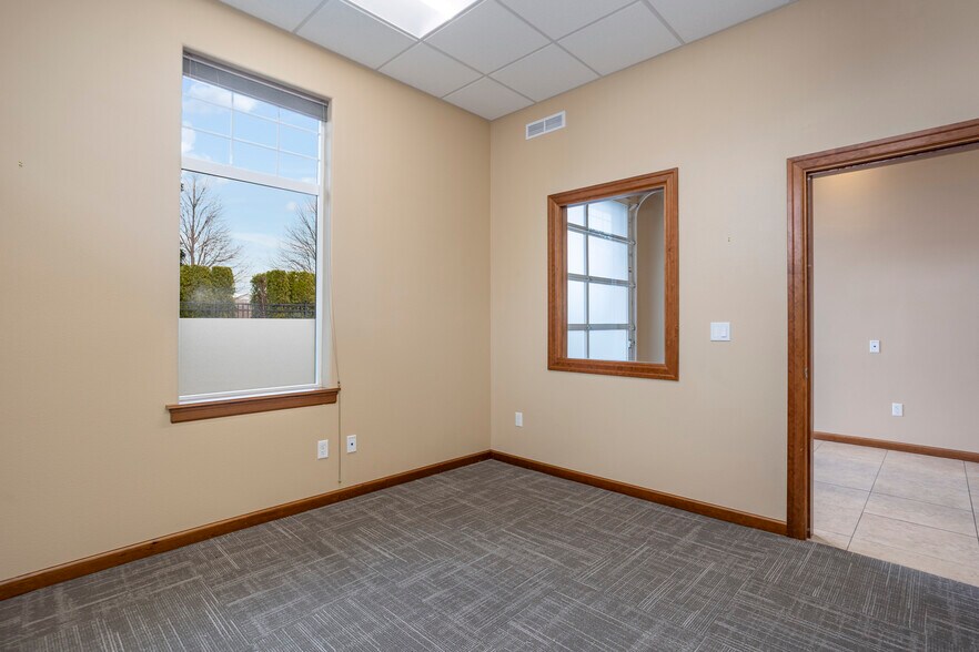 More Photos Of 501 N Quay St, Kennewick Warehouse For Lease