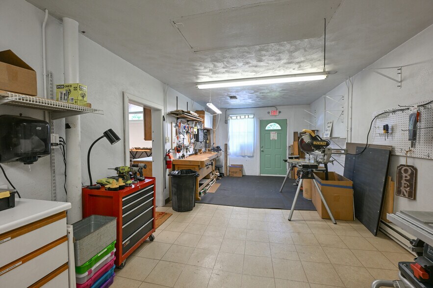 More Photos Of 4434 Wadsworth Rd, Norton Freestanding For Sale