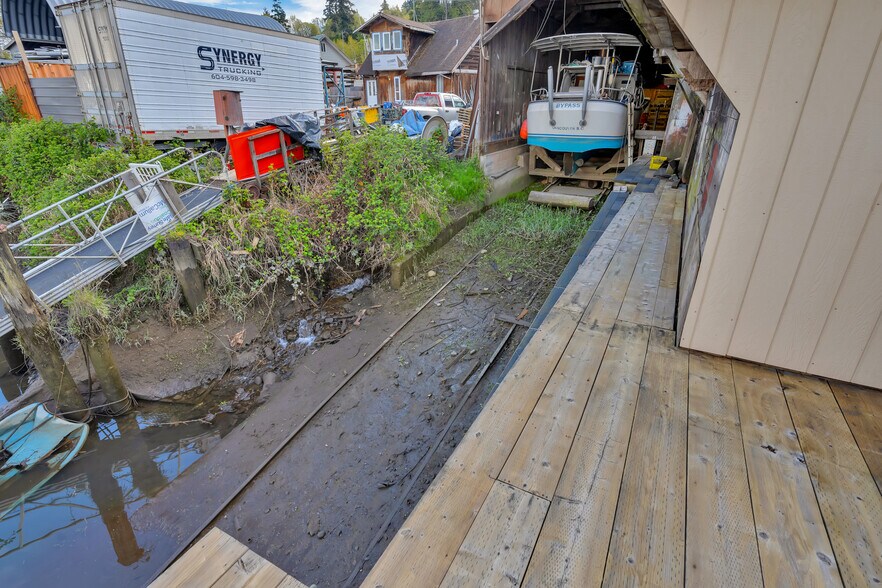 More Photos Of 9505 Gunderson Rd, Delta Industrial For Sale