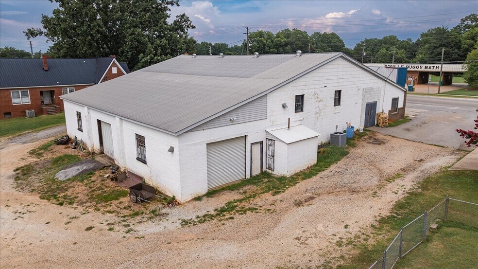 More Photos Of 317 General Daniel Ave N, Danielsville General Retail For Sale