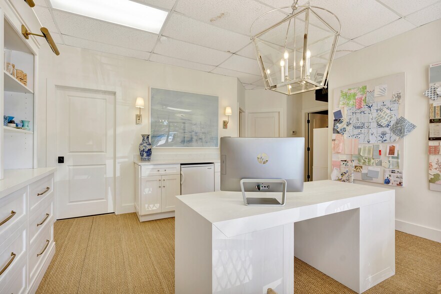 More Photos Of 725 N A1A, Jupiter Medical For Sale
