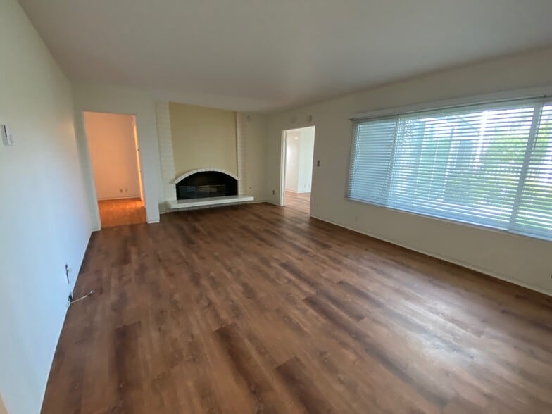 More Photos Of 7758 W 91st St, Playa del Rey Apartments For Sale
