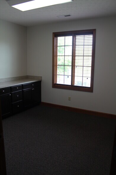 More Photos Of 10777-10801 Yankee St, Dayton Office For Lease