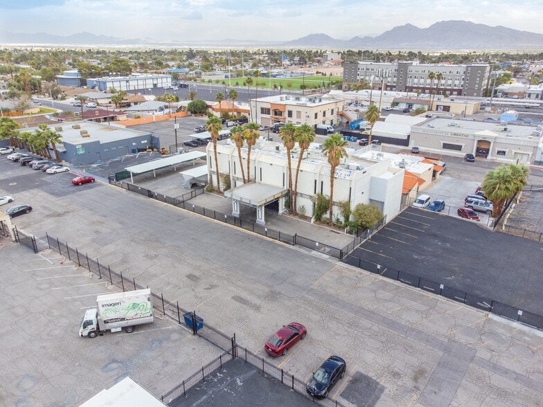 More Photos Of 844 E Sahara Ave, Las Vegas Loft Creative Space For Lease