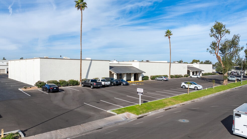 More Photos Of 910 S Hohokam Dr, Tempe Warehouse For Lease