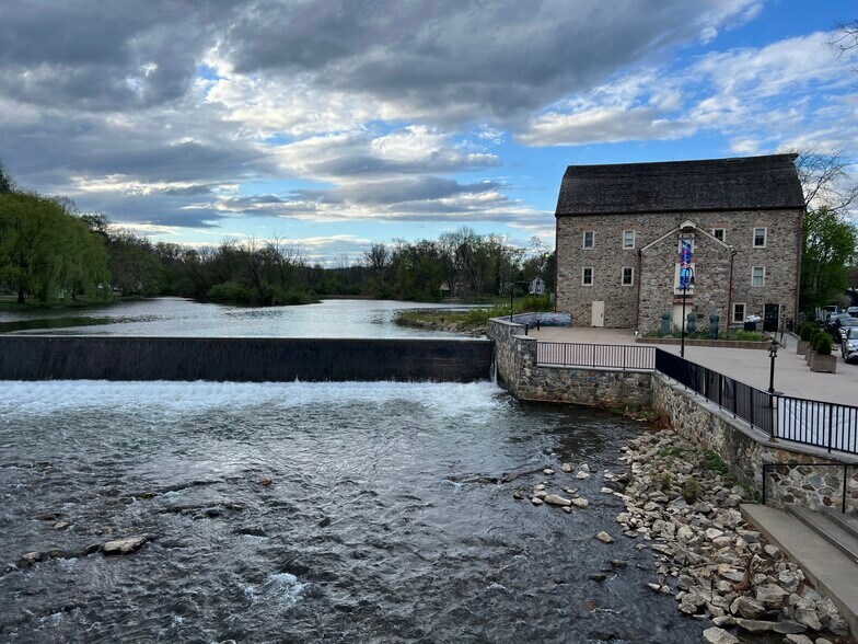 More Photos Of 37 Main St, Clinton Township Storefront Retail Residential For Lease