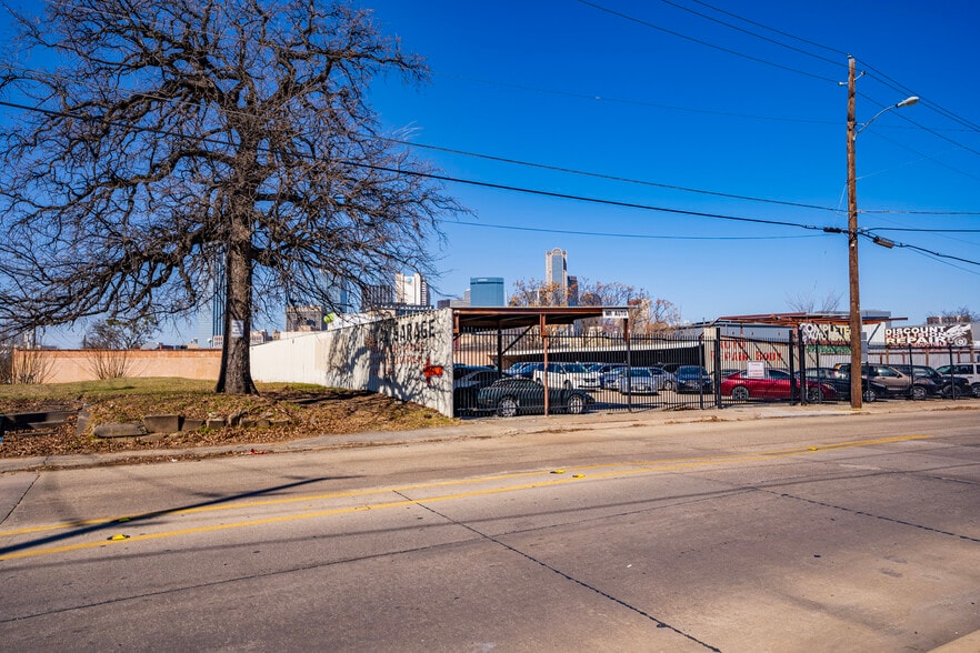 More Photos Of 1204 Powhattan St, Dallas Industrial For Sale