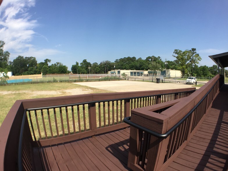 More Photos Of 4439 Pinemont Dr, Houston Land For Lease