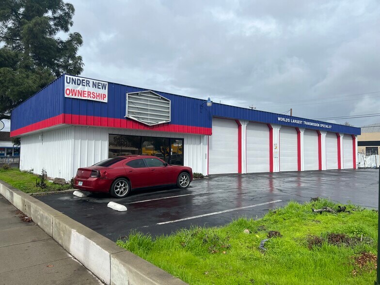 Primary Photo Of 101 W 16th St, Merced Freestanding For Sale