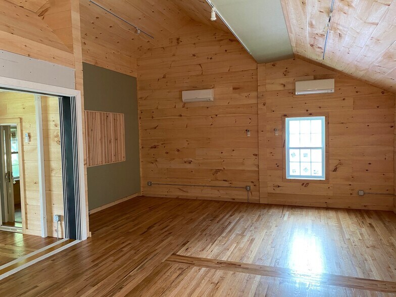 More Photos Of 1440 Woodmont Ln, Atlanta Loft Creative Space For Sale